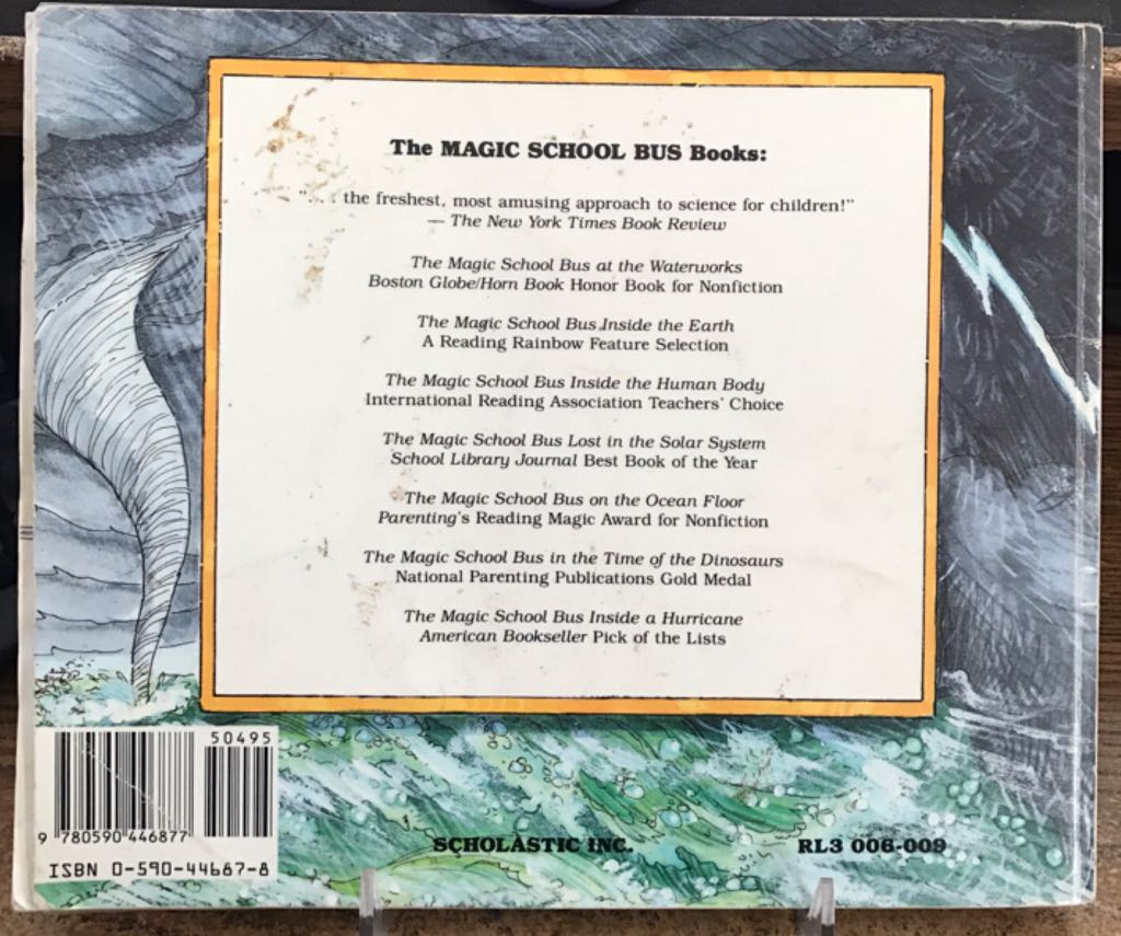 The Magic School Bus Inside A Hurricane - Joanna Cole (Scholastic - Paperback) book collectible [Barcode 9780590446877] - Main Image 2