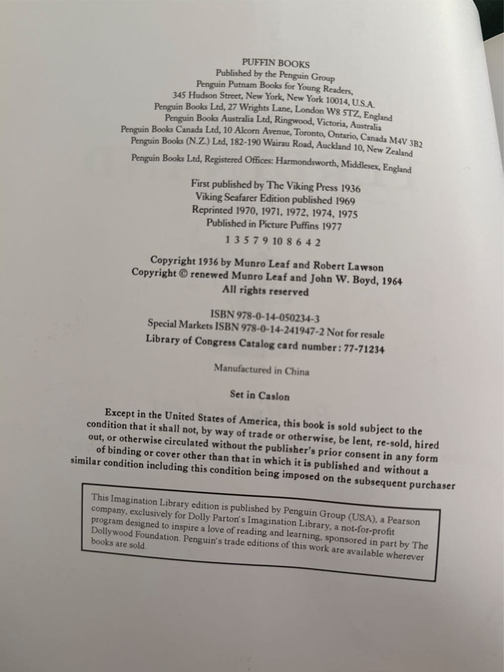 The Story Of Ferdinand - Munro Leaf (Puffin Books - Paperback) book collectible [Barcode 9780142419472] - Main Image 3