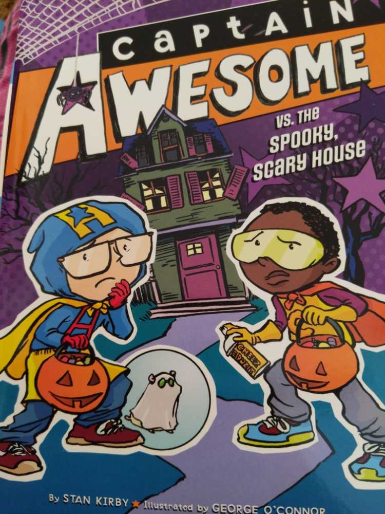 Captain Awesome Vs The Spooky, Scary House - Stan Kirby book collectible [Barcode 9781338331899] - Main Image 1