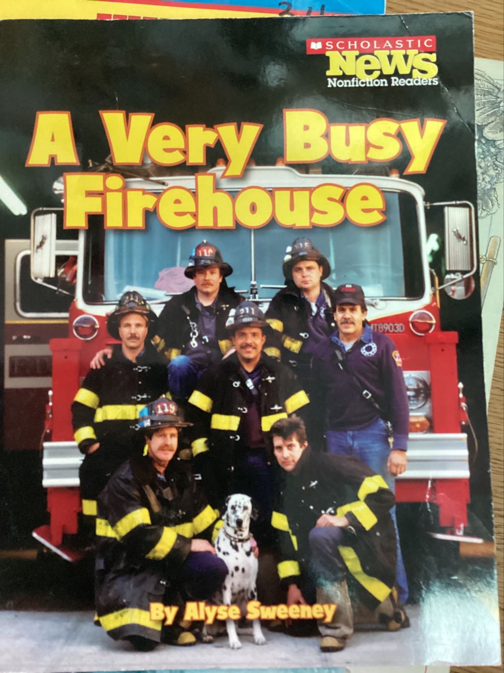 A Very Busy Firehouse - Alyse Sweeney book collectible [Barcode 9780545020367] - Main Image 1