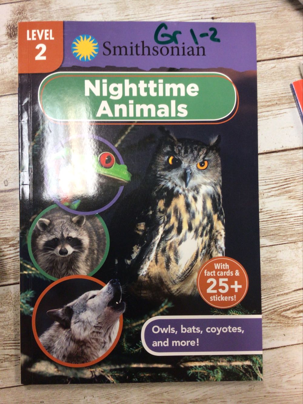 Nighttime Animals Smithsonian Reader Level 2