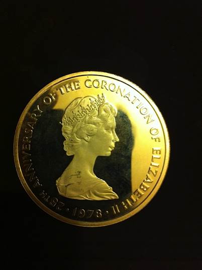 Silver Jubile Elizabeth II, 3  coin collectible - Main Image 2