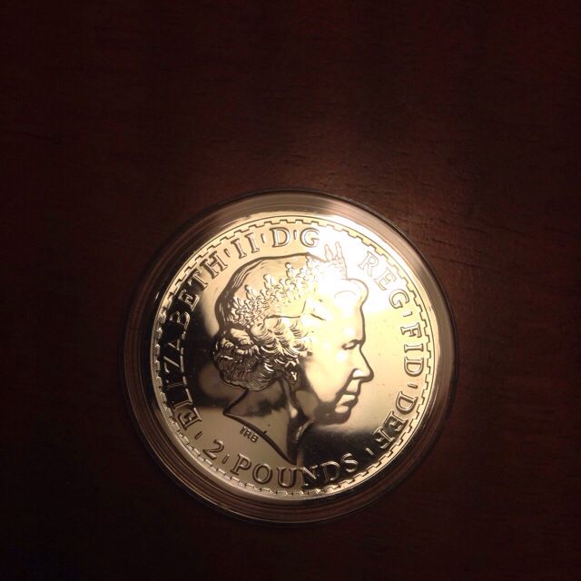 Britannia £2 Silver Bullion Gold Silhouette