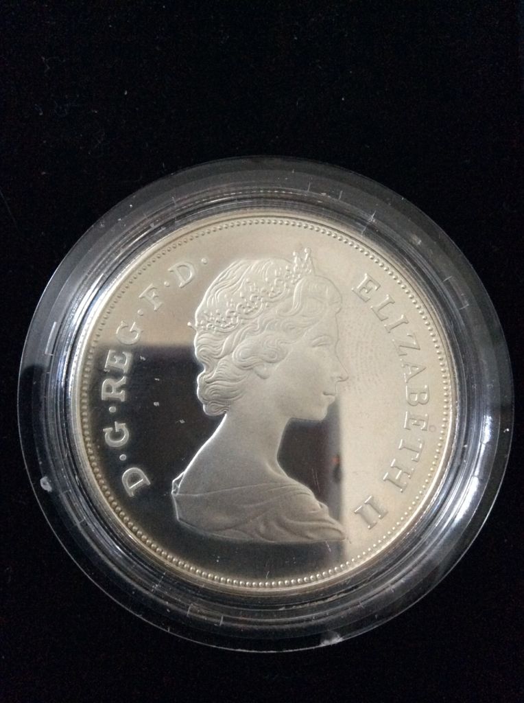 Commemorative Medal Of The Marriage Of HRH The Prince Of Wales And Lady Diana  coin collectible - Main Image 2