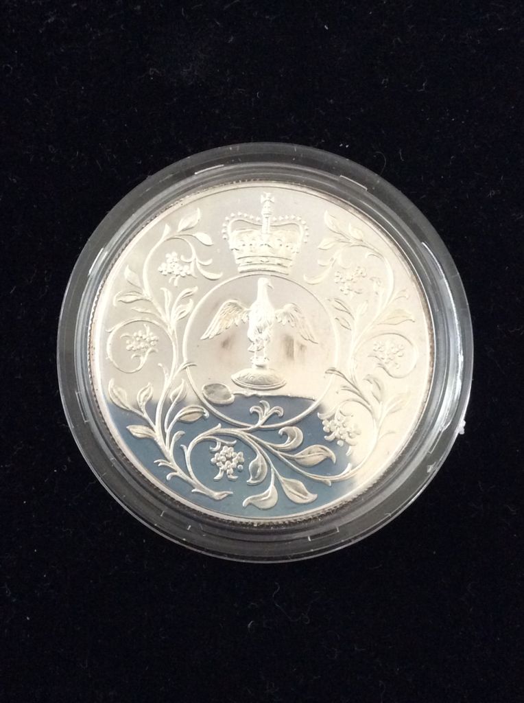 Silver Proof QEII Silver Jubilee Medal  coin collectible - Main Image 2