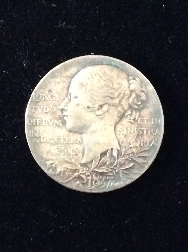 Small Queen Victoria Diamond Jubilee Commemorative Medal (No.1)  coin collectible - Main Image 2