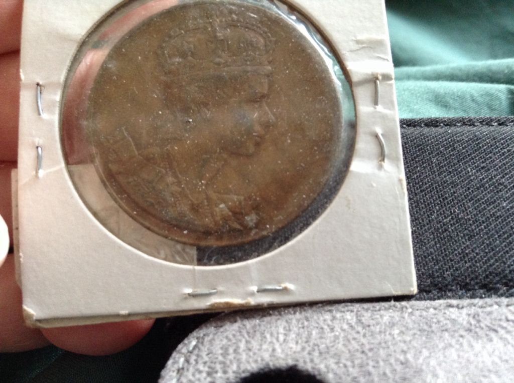 Coronation Medalion QE II  coin collectible - Main Image 2