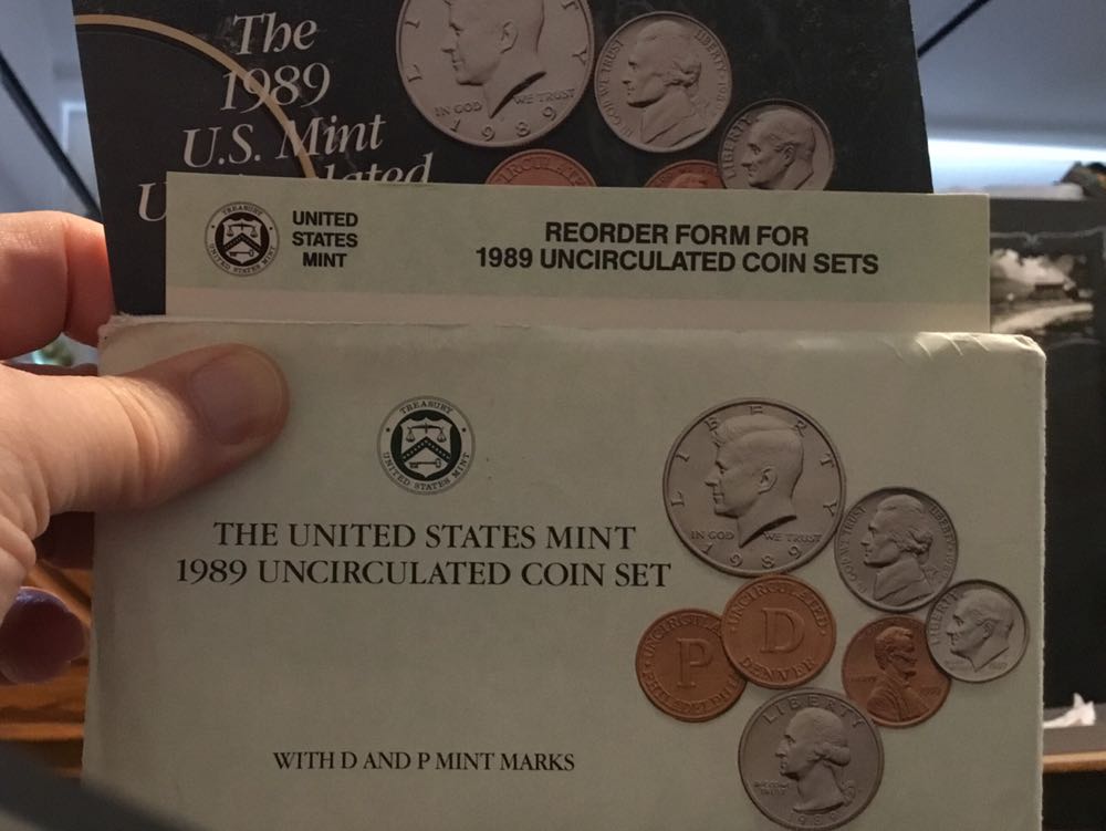 Uncirculated Mint Set 1985  coin collectible - Main Image 3