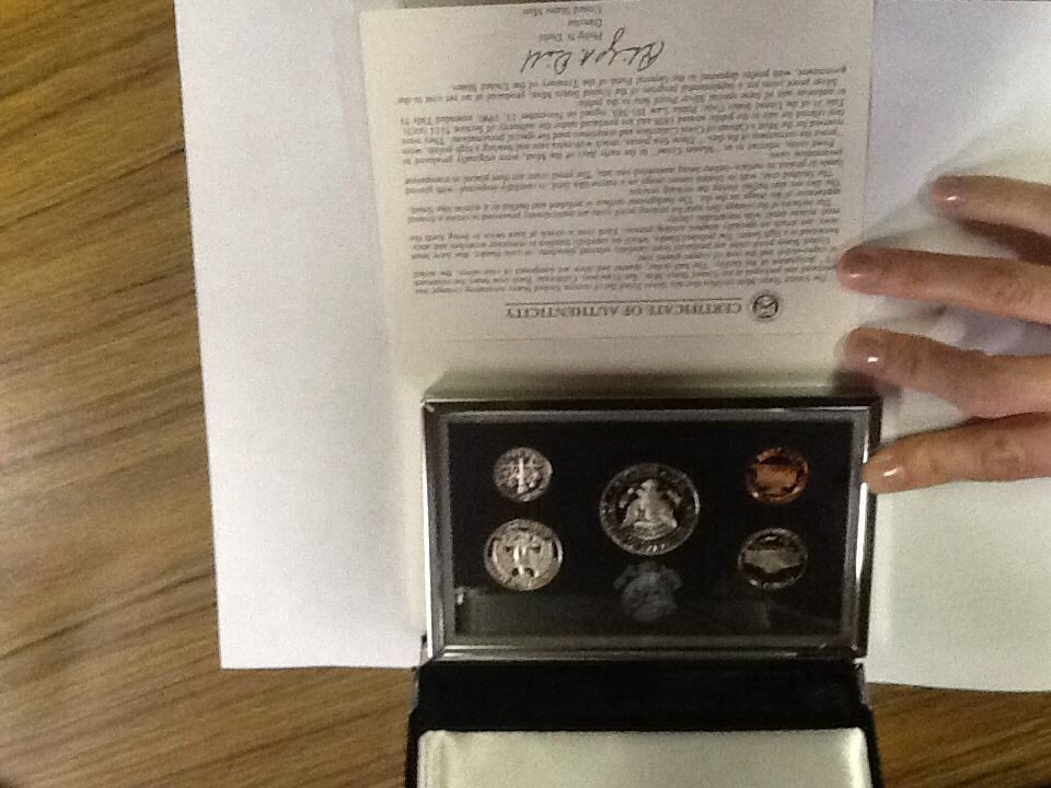 1995 United States Mint Premier Silver Proof Set  coin collectible - Main Image 2