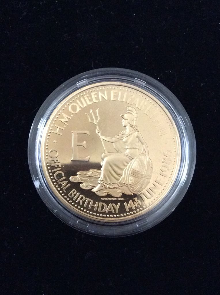 Queen Elizabeth II 60th Birthday Gilt Bronze Medal  coin collectible - Main Image 2