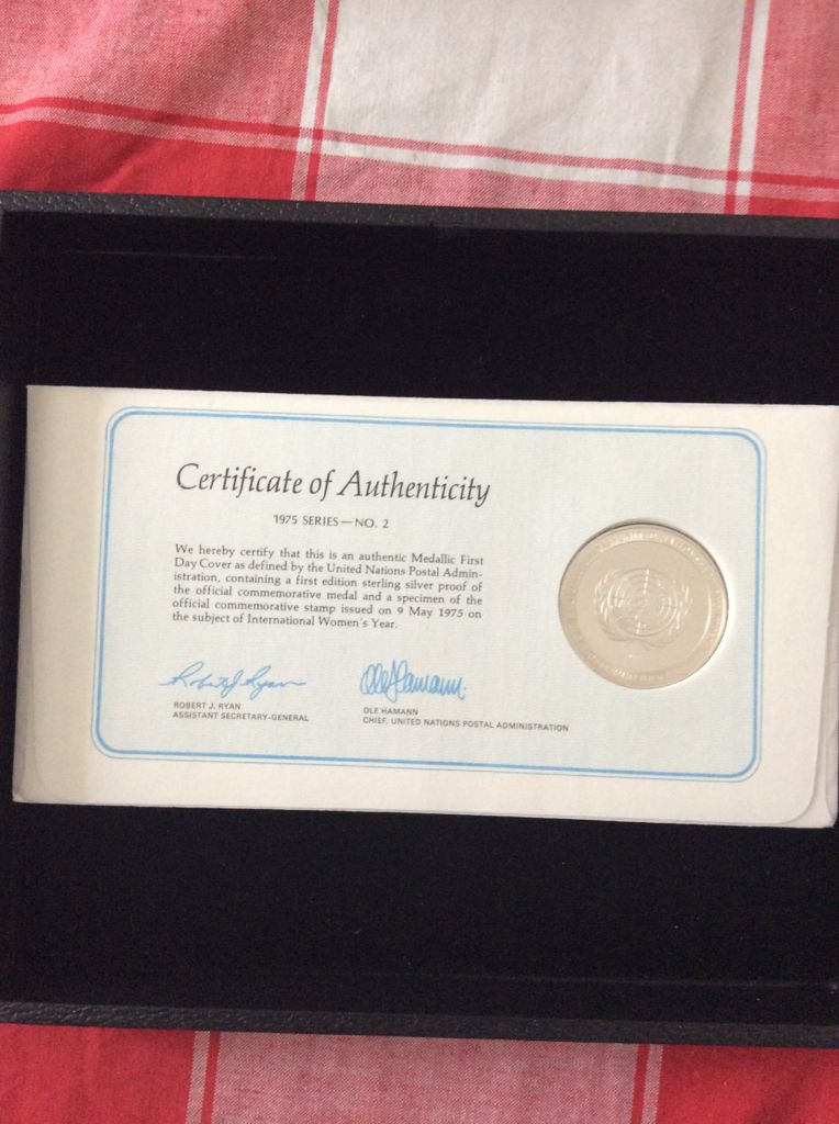 United Nations Medal - International Women’s Year  coin collectible - Main Image 2