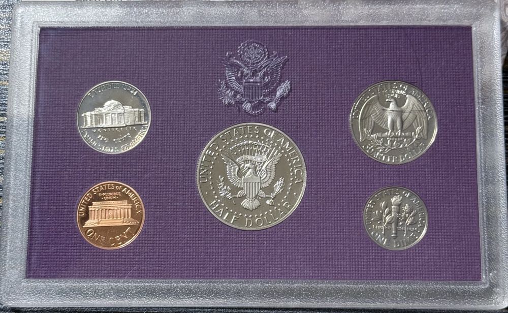 Standard 1990-S US Mint Proof Set  coin collectible - Main Image 3