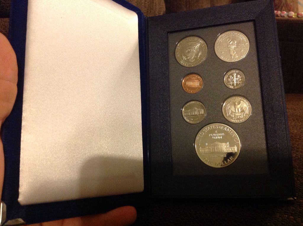 1993 United States Mint Prestige Set  coin collectible - Main Image 2