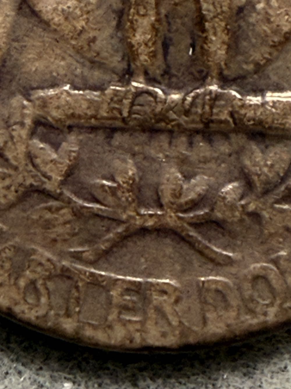 Washington Quarter 1947 P (No Mint Mark)  coin collectible - Main Image 3