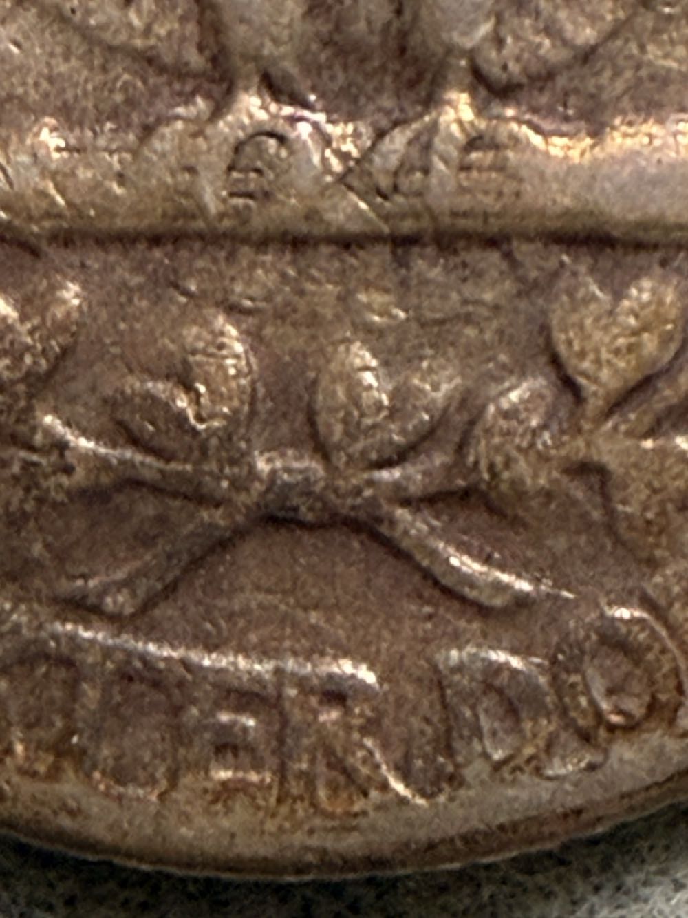 Washington Quarter 1951 P (No Mint Mark)  coin collectible - Main Image 3