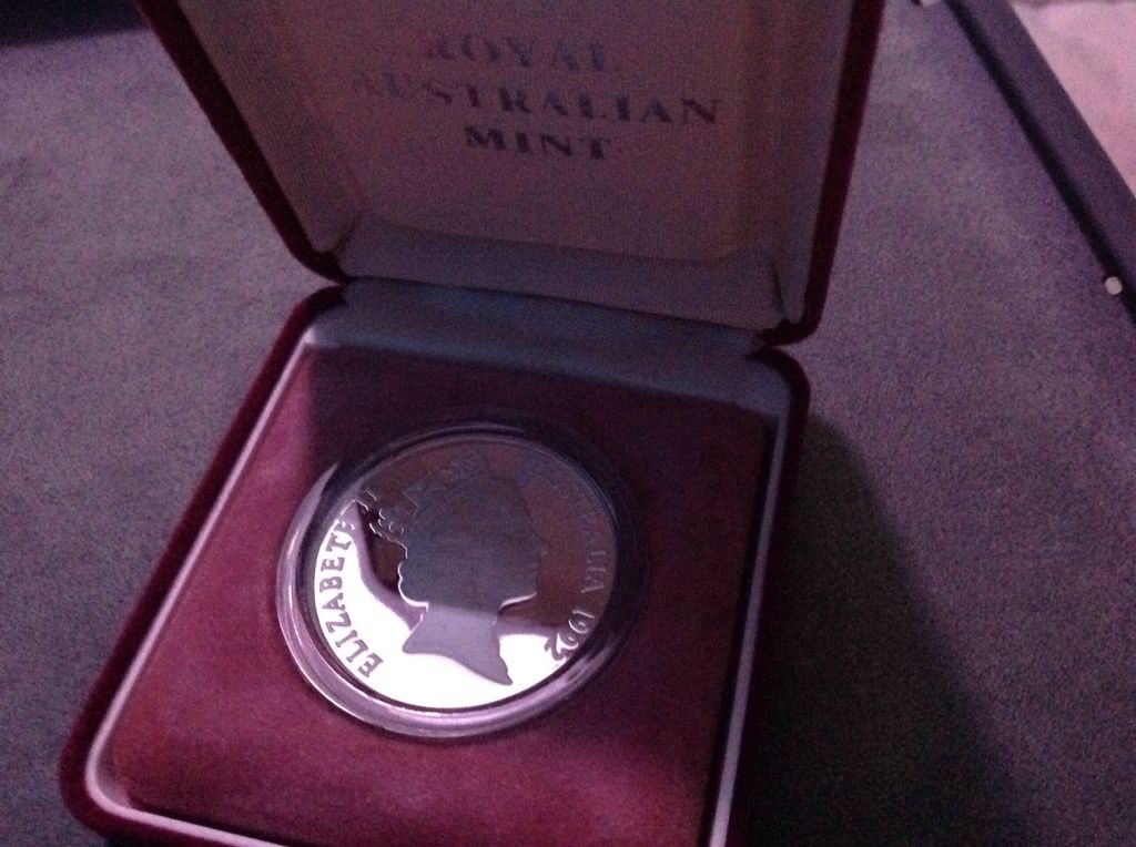 1992 $10 Nt  coin collectible - Main Image 2