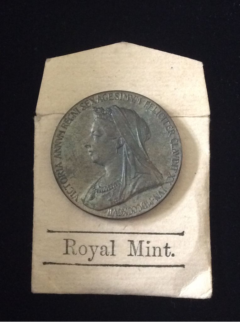 Small Queen Victoria Diamond Jubilee Commemorative Medal In Sleeve  coin collectible - Main Image 2