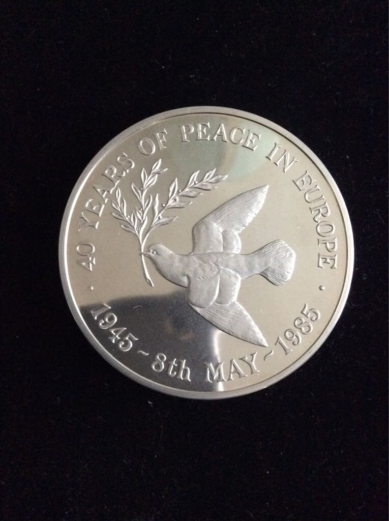 Britannia - 40th Anniversary Of The End Of World War II  coin collectible - Main Image 2