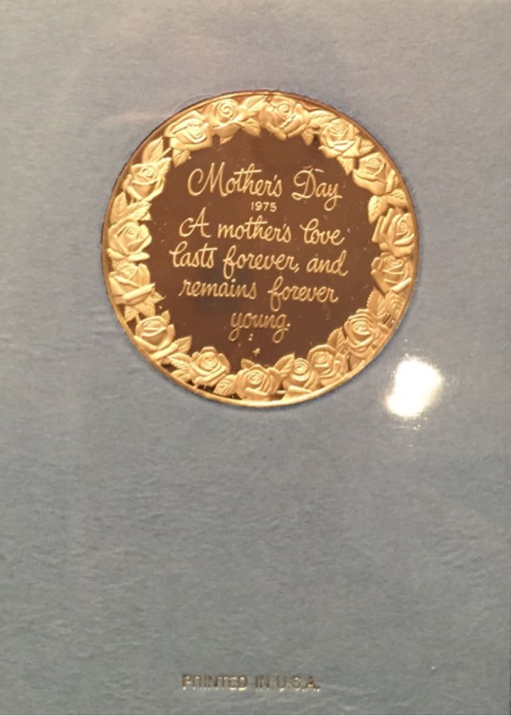 1975 Mother’s Day Commemorative Medal  coin collectible - Main Image 2