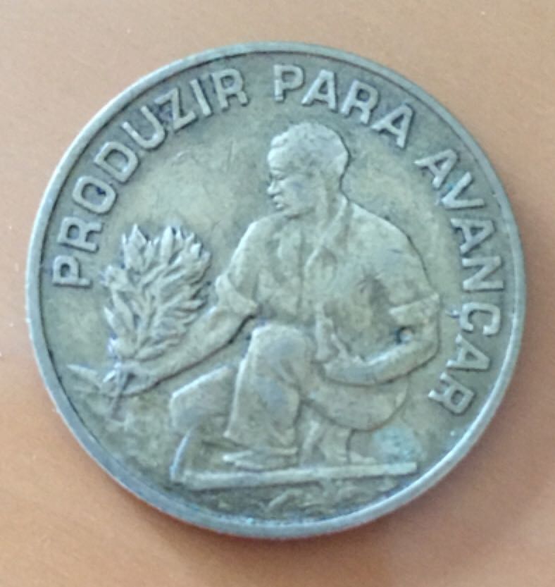 2,5 Escudo Cabo Verde  coin collectible - Main Image 2