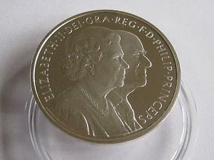 Queen Elizabeth II Diamond Wedding Anniversary £5 Silver Proof  coin collectible - Main Image 2
