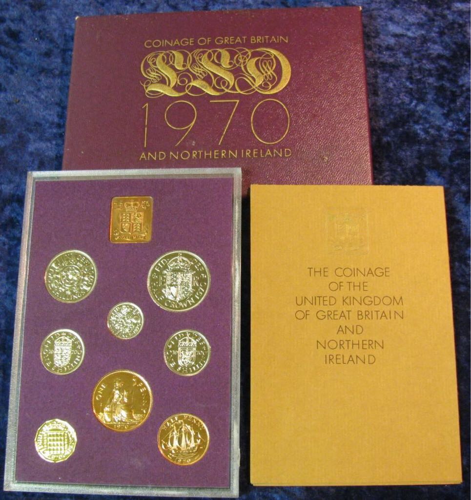 $2 (2015) Coloured Remembrance Day-Flanders Fields Coin “c” Mintmark in Unc RAM Folder