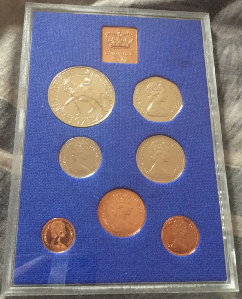 Elizabeth II: Royal Mint Year Proof Set  coin collectible - Main Image 2