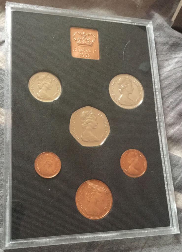 Elizabeth II: Royal Mint Year Proof Set  coin collectible - Main Image 2