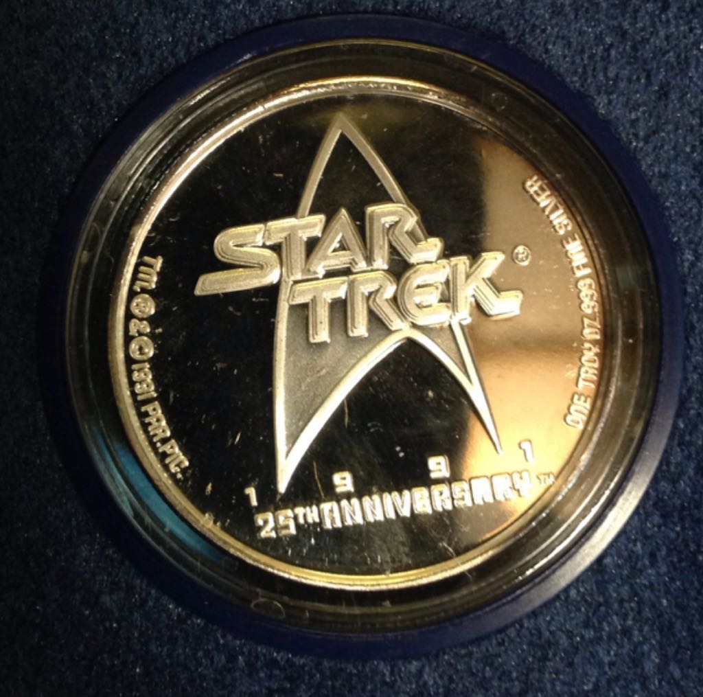 Star Trek 25th Anniversary- Captain Kirk  coin collectible - Main Image 2