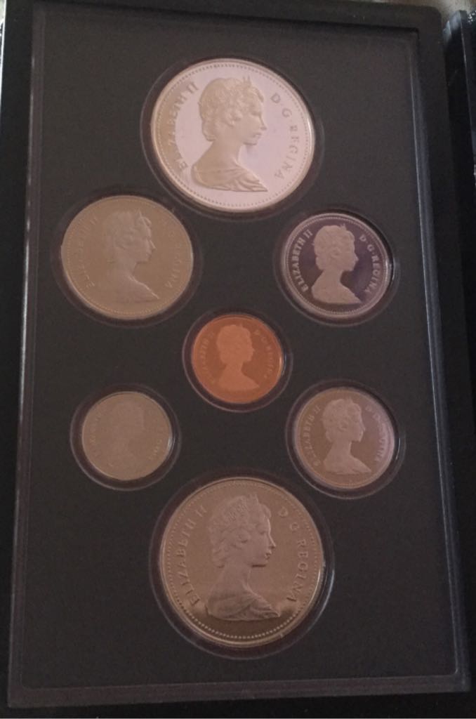 Elizabeth II: Royal Canadian Mint Coin Set  coin collectible - Main Image 2