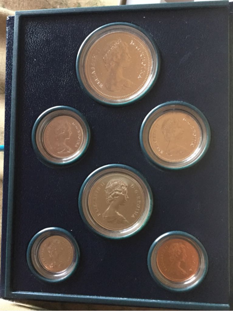 Elizabeth II: Royal Canadian Mint Coin Set  coin collectible - Main Image 2