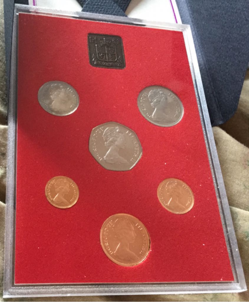 Elizabeth: Royal Mint Year Proof Set  coin collectible - Main Image 2