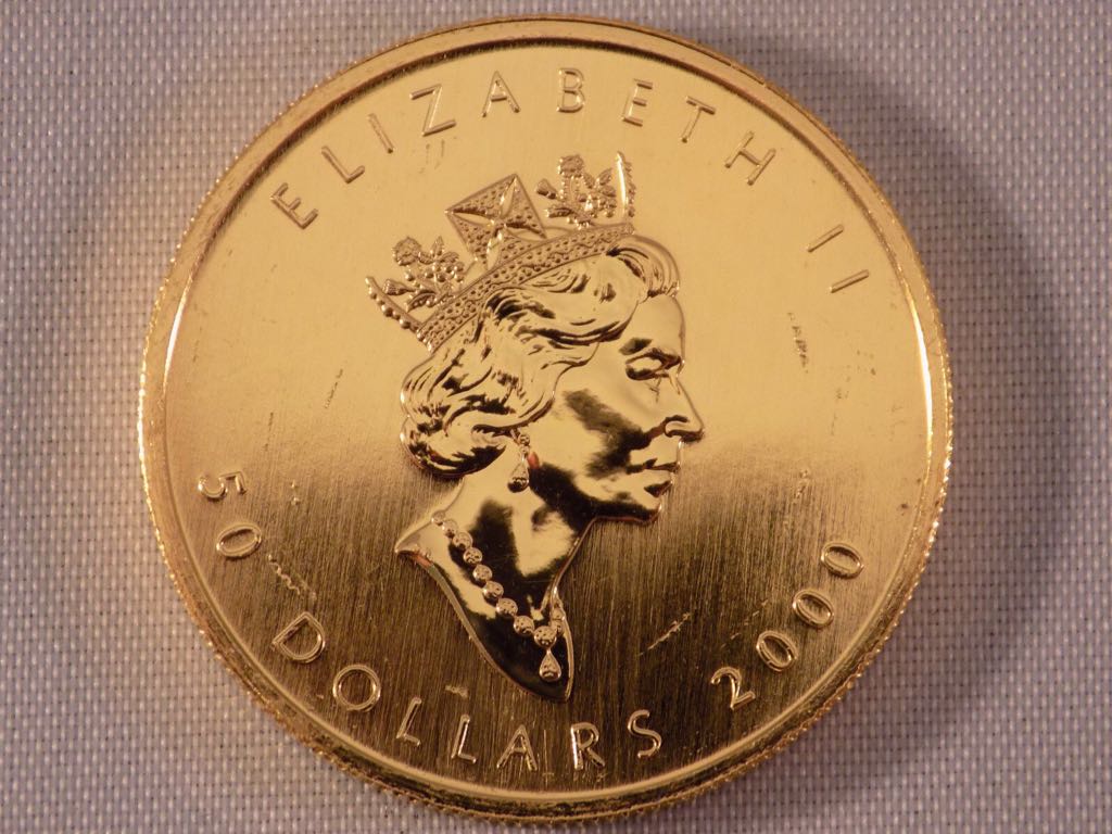 Elizabeth II: One Crown 