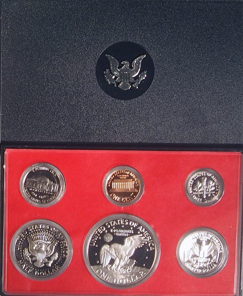 1977 Mint  coin collectible - Main Image 2
