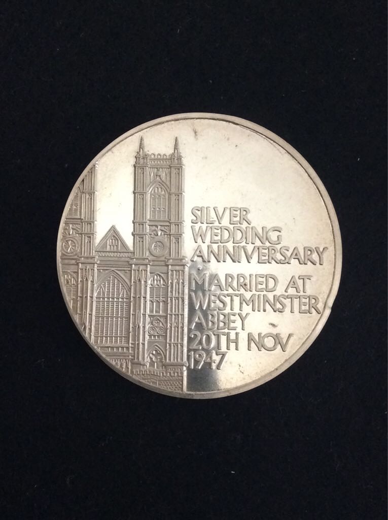 Queen Elizabeth II And Prince Philip Silver Wedding Anniversary  coin collectible - Main Image 2