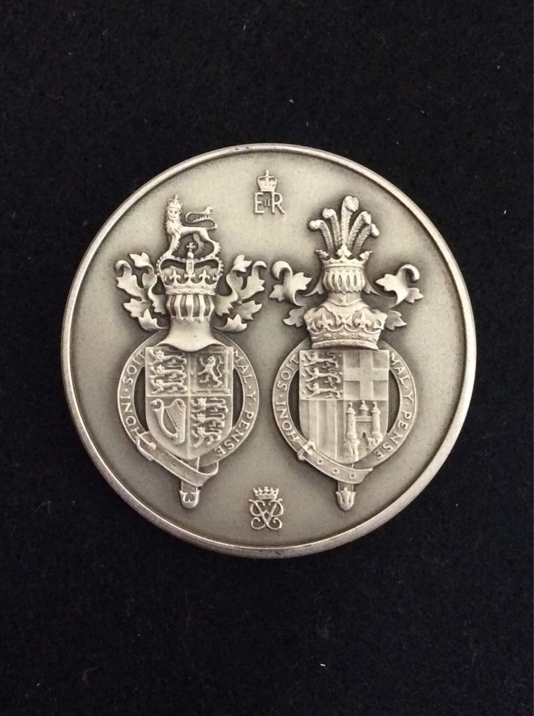 Queen Elizabeth II And Prince Philip Silver Wedding Anniversary coin collectible - Main Image 2