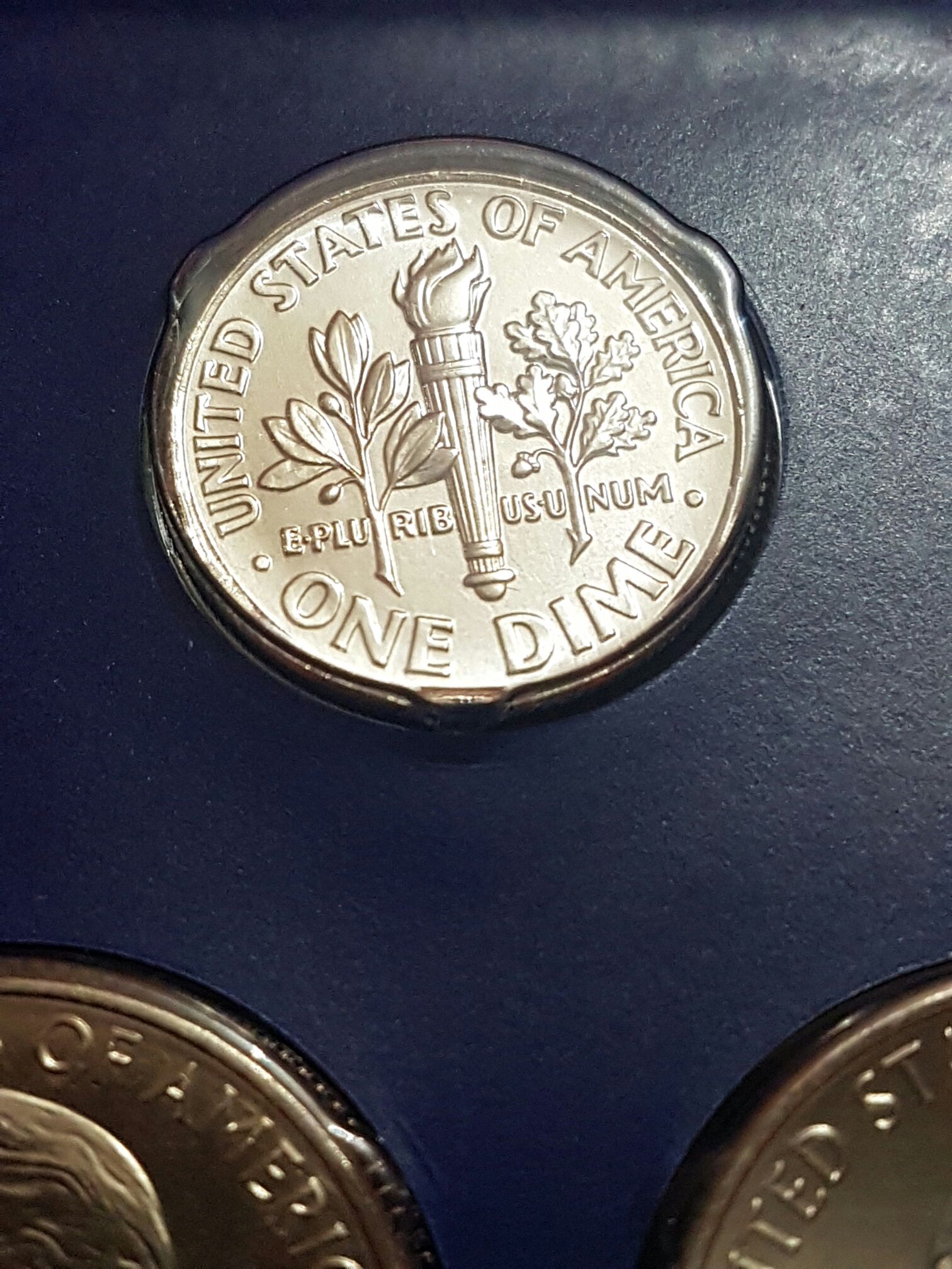 2010 Canadian $4 Dromaeosaurus