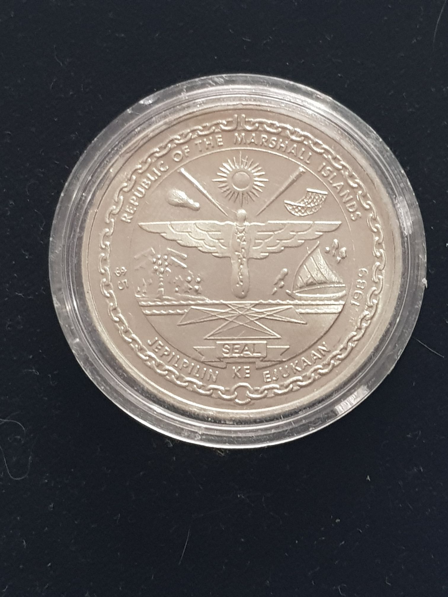 First Men On The Moon  coin collectible - Main Image 2