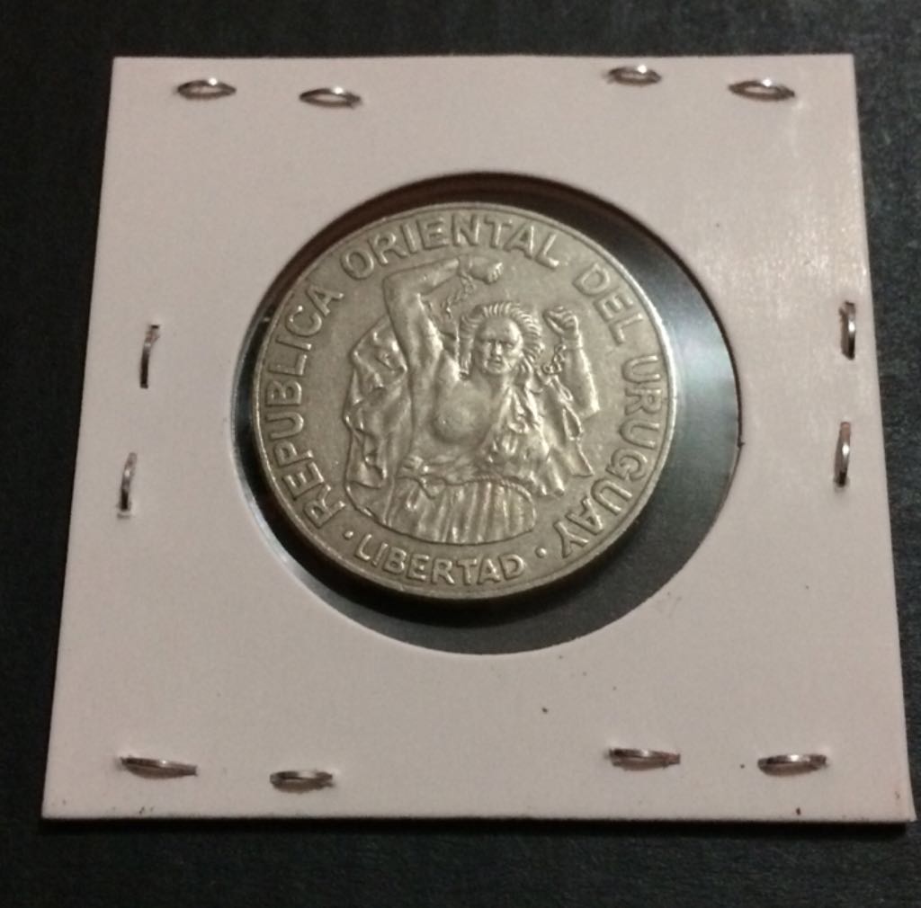 200 Pesos  coin collectible - Main Image 2