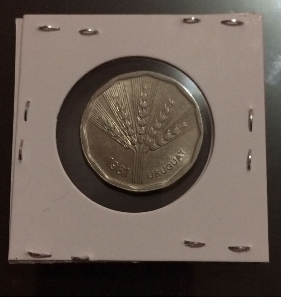 2 Pesos  coin collectible - Main Image 2