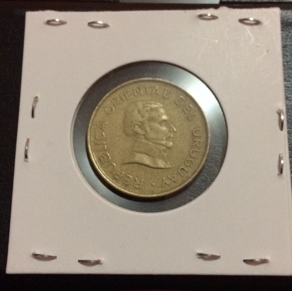 2 Pesos  coin collectible - Main Image 2