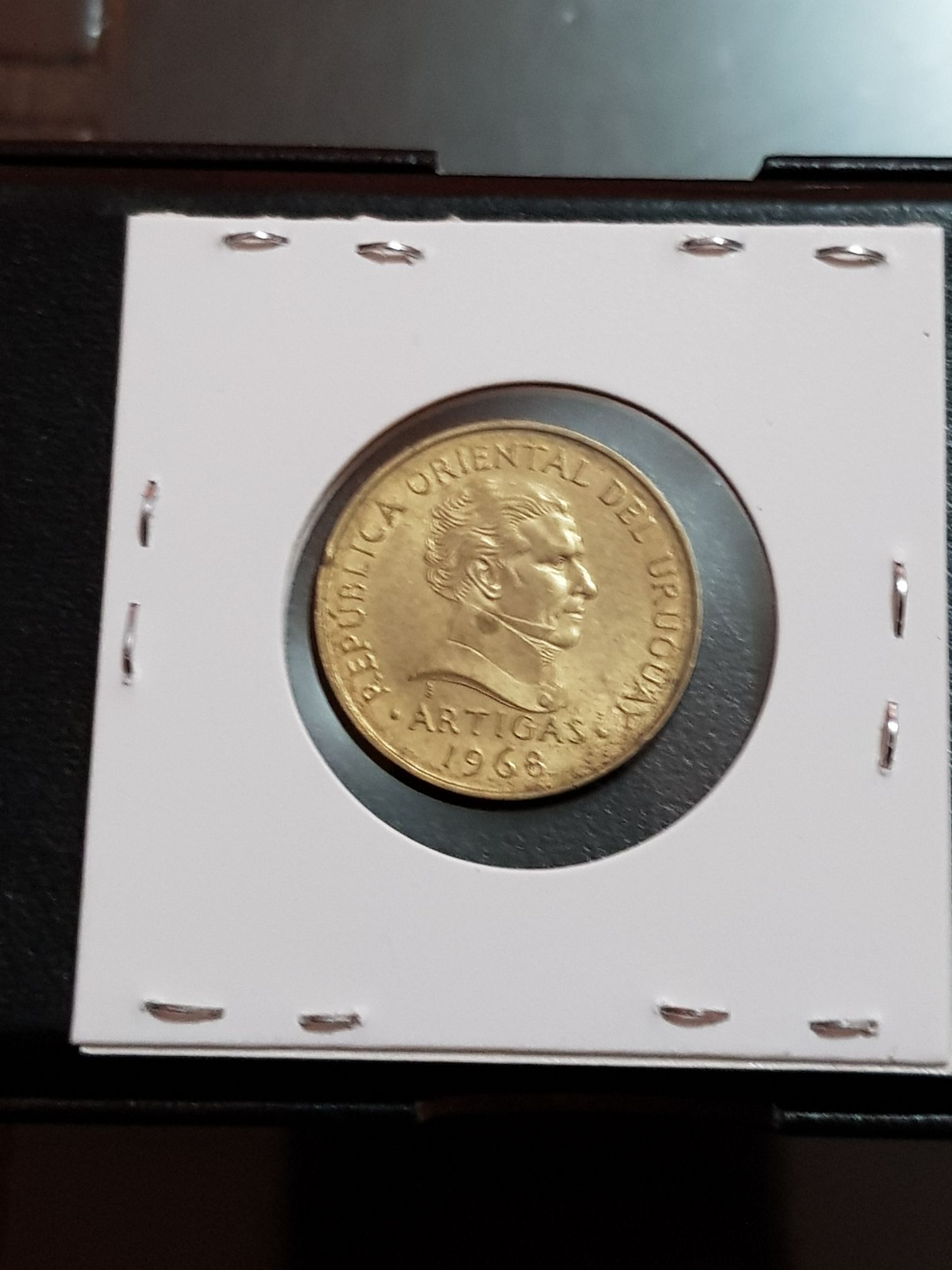 10 Pesos  coin collectible - Main Image 2