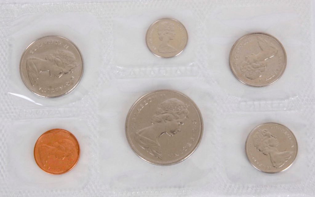Canadian Collectors Sets - Uncirculated  coin collectible - Main Image 2