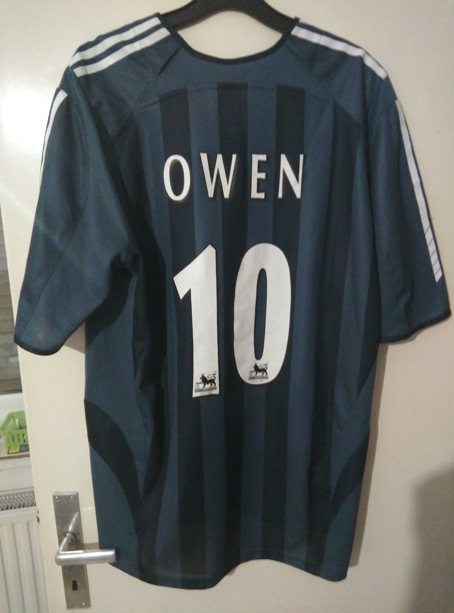 Newcastle United 2005/06 2nd  coin collectible - Main Image 2