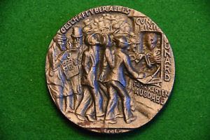 Various Sports - Brett Farve 24kt Gold Overlay Medallion