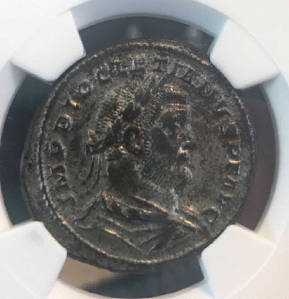 Constantine I Follis AE3 (NGC)