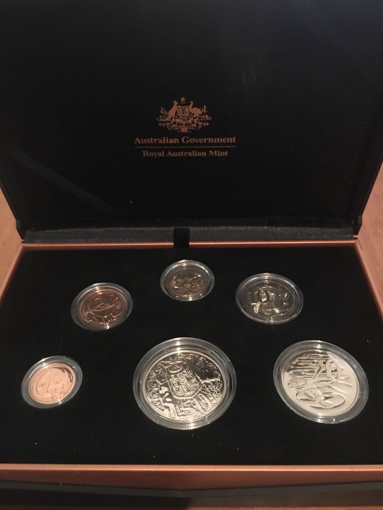 In Comes The Dollars In come The Cents - Mint Set  coin collectible - Main Image 2