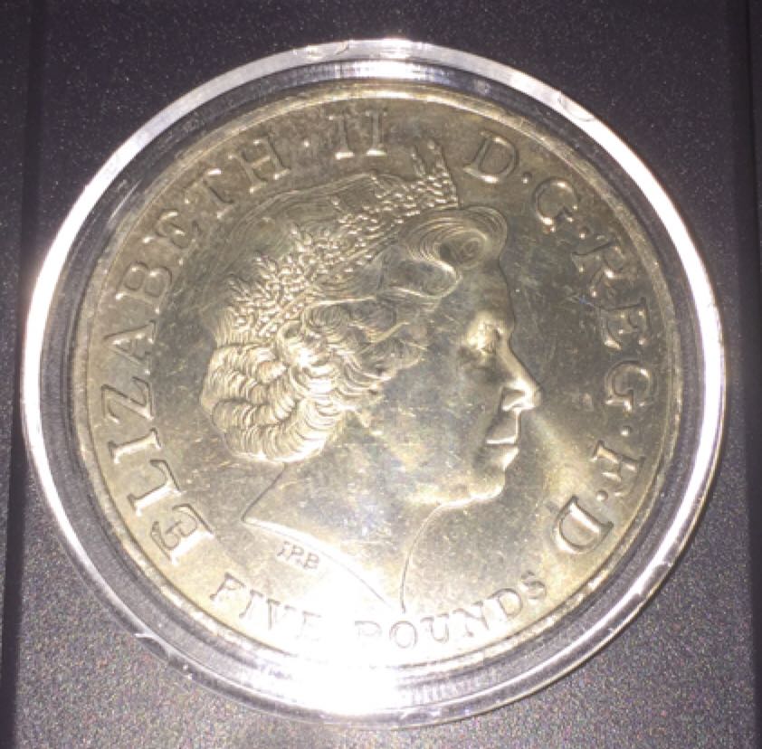 2002 Queen Elizabeth ll £5  coin collectible - Main Image 2
