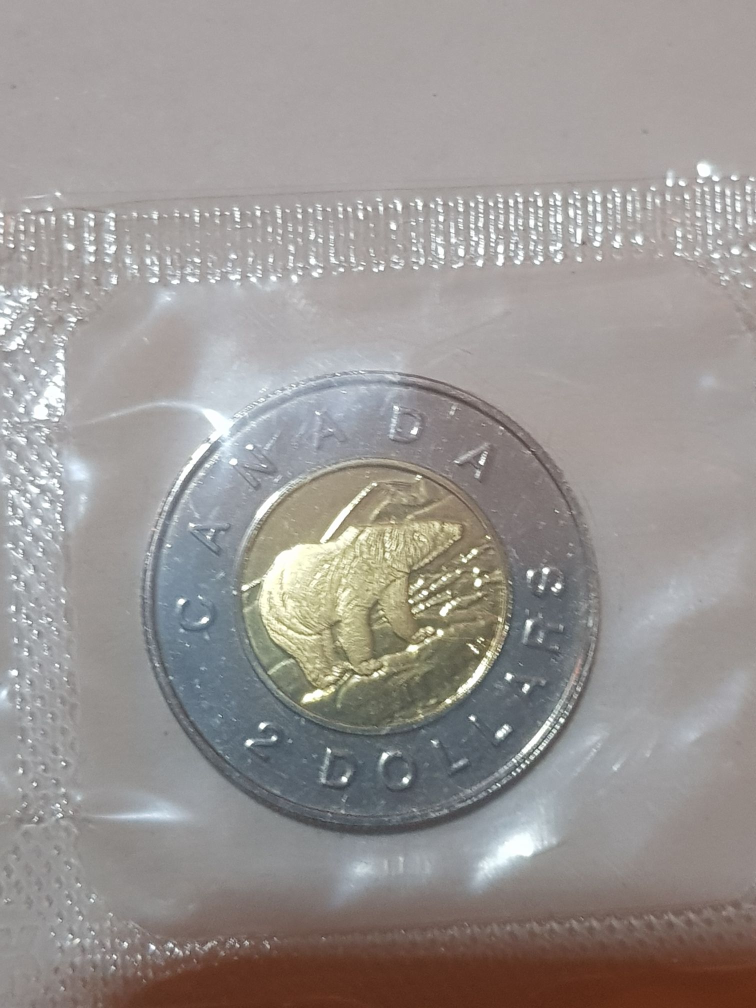 IOM: 1989 1 pound Phone