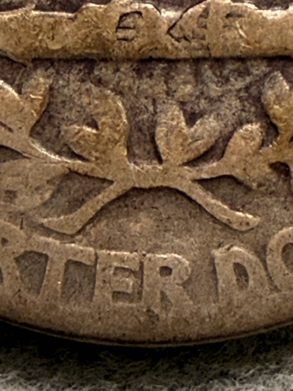 Washington Quarter 1941 P ( No Mint Mark)  coin collectible - Main Image 3